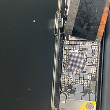 Alpa Telekomünikasyon İPhone 13 Batarya Değişiminde Yetkisiz Ana Kart Müdahalesi