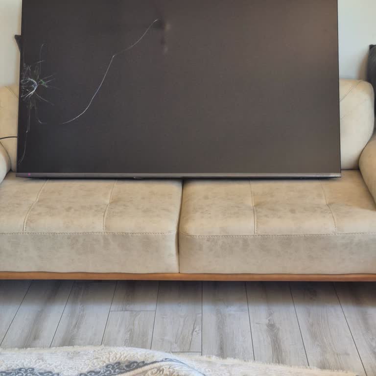Media Markt Koli Hasarı İddiasıyla TV Değişim Talebimi Reddetti
