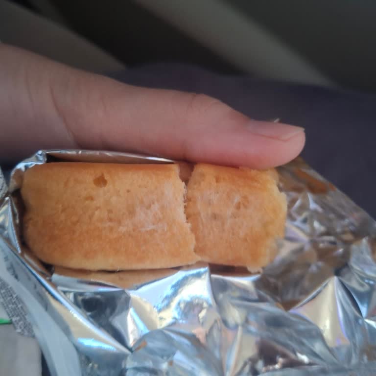 Küflü Kek Tüketimi Sonrası Mide Bulantısı