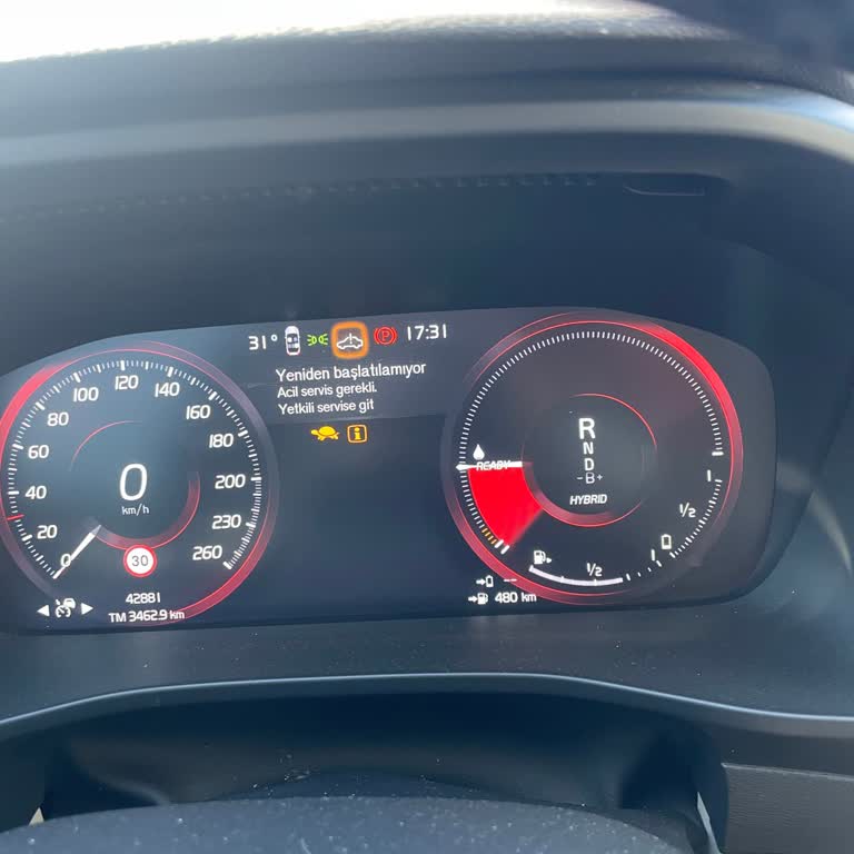 Volvo XC40 Tahrik Sistemi Arızasıyla Sürekli Yolda Kalma