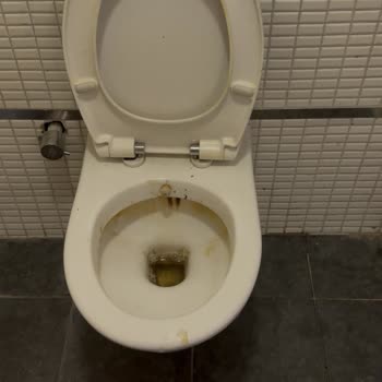 Serik Ay760 İstasyonunda Hijyen Sorunu Ve Personel İlgisizliği