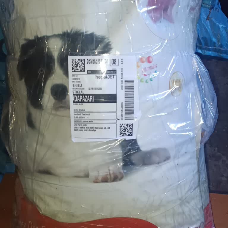 Geç Gelen Siparişte Royal Canin Yerine Yanlış Marka Mama Gönderildi