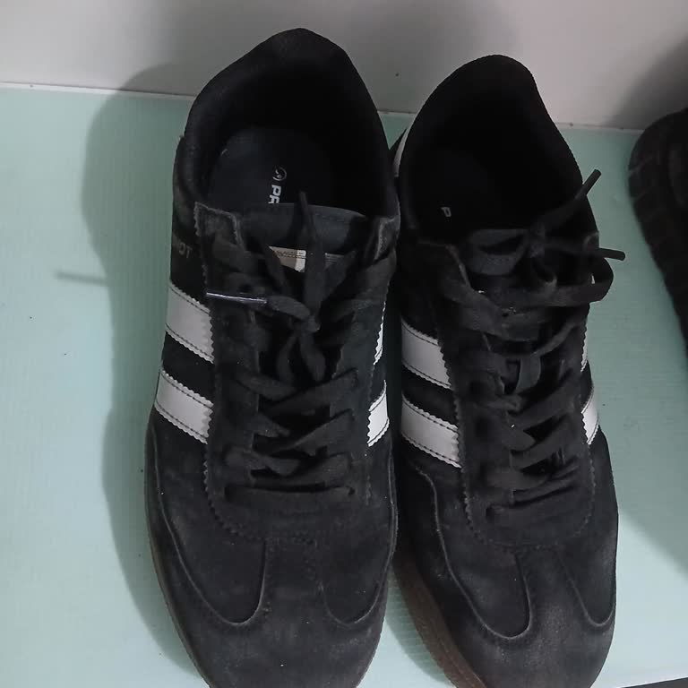 Kısa Sürede Renk Deformasyonu Yaşayan Sneaker İçin Değişim Ve İade Talebi