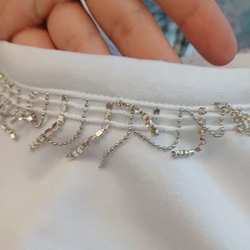 Yaka Boncukları Paslanan T-Shirt İçin Ayıplı Ürün İade Talebi