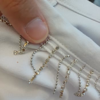 Yaka Boncukları Paslanan T-Shirt İçin Ayıplı Ürün İade Talebi