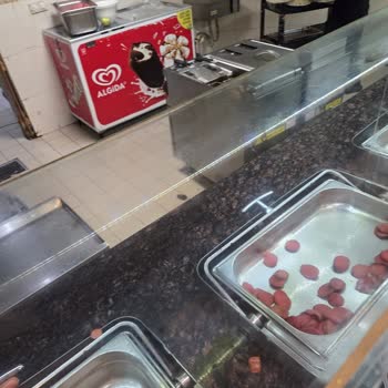 Throne Beach Resort’ta Bayat Yağ, Küflü Salata Ve Sıcak Su Kesintisi