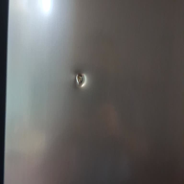 Sıfır Çıktıktan Hasarlı Buzdolabı, Yetkili Servis Çözüm Sunmadı