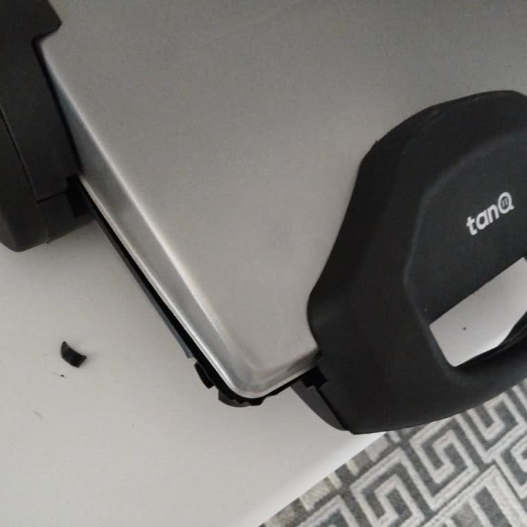 TANQ Tost Makinesi Sigorta Atıyor Ve Tamir Sonrası Sorun Çözülmedi Ücretsiz Değişim Talebi