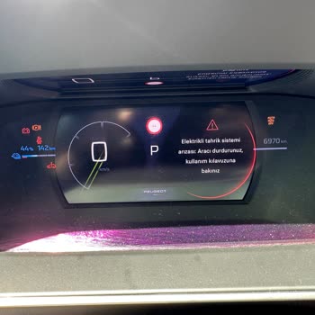 Yeni Peugeot E2008'de Tekrar Eden Şarj Ve Batarya Arızalarıyla Büyük Mağduriyet