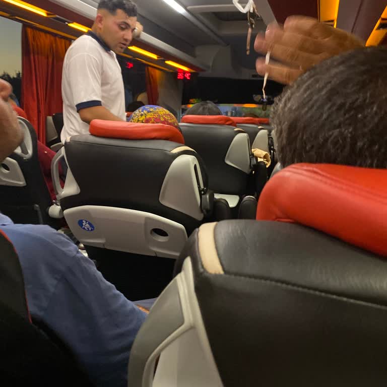 Vaat Edilen Sürede Ulaşamayan Otobüs Ve Hijyenik Olmayan Duraklar