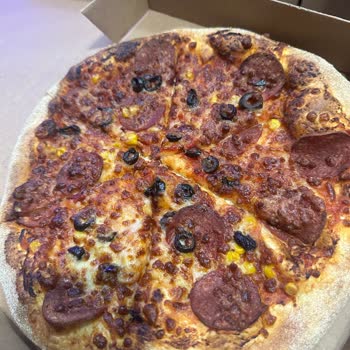 Gecikmeli Yanlış Kenarlı Ve Baharatsız Pizzalar İçin Telafi Talebi