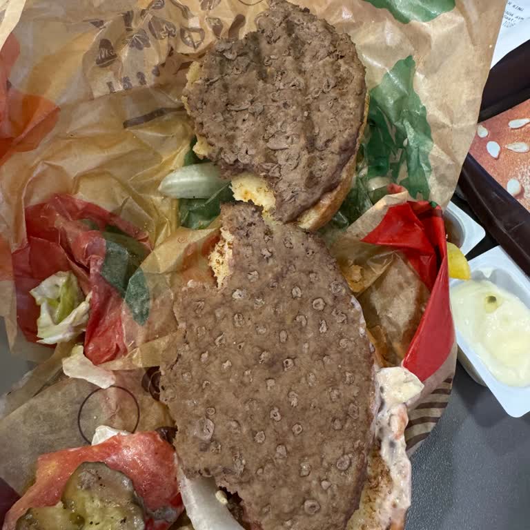 Burger King Şubesinde Soğuk Ve Lezzetsiz Hamburger İçin İade Talebi