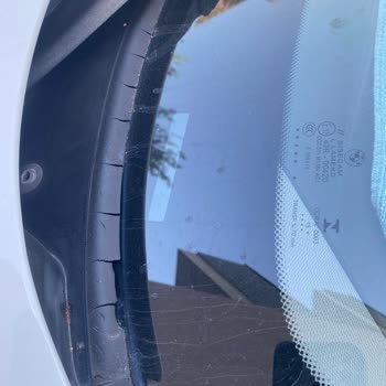 BMW F20 Ön Cam Ve Teyp Tuşlarındaki Üretim Hatası Ve Kalite Sorunu