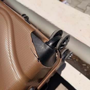Kırılan Valiz Ve Geri Dönüşsüz Ekstra Bagaj Ücreti İadesi