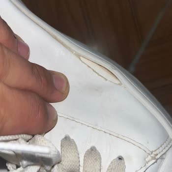 Lufian Sneaker'de Bir Ayda Açılma Ve Kalite Sorunu