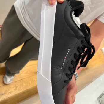 Tommy Hilfiger Sneaker’da Renk Kaybı Nedeniyle Ayıplı Ürün İade Talebi