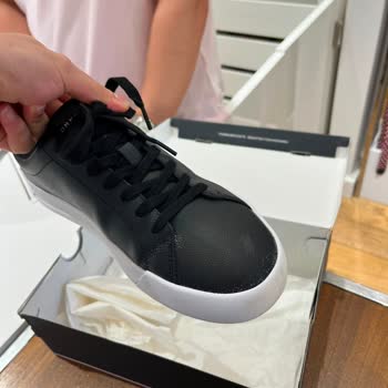 Tommy Hilfiger Sneaker’da Renk Kaybı Nedeniyle Ayıplı Ürün İade Talebi