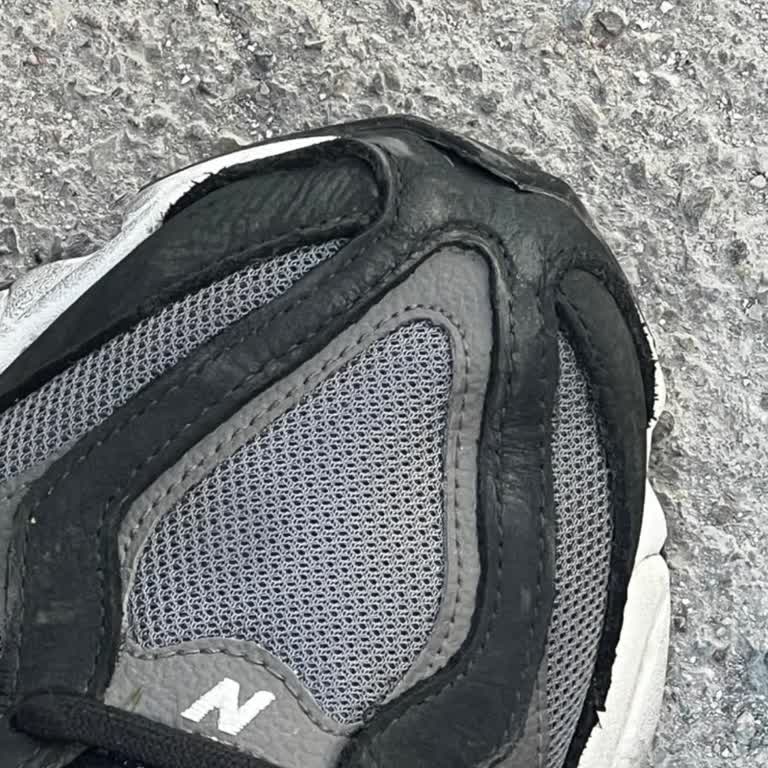 Burun Kısmı Açılan New Balance 9060 Ayakkabının Garanti Reddi