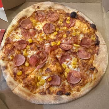 Ödediğim Ücret Karşılığında Küçük Pizza Ve Eksik Peynirli Ekmek