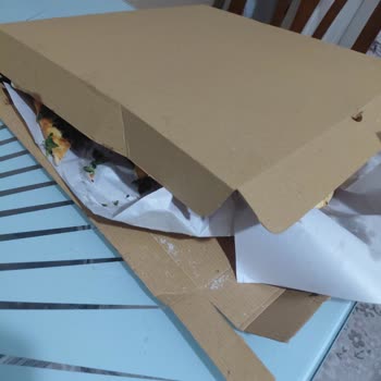 Gece Siparişinde Kırık Paketleme Ve Hijyen Sorunu