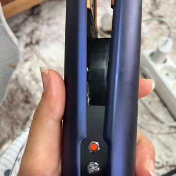 Dyson Airstrait Değişim Ürünü Koruma Bandı Yok, Yanık Koku Ve Boya Lekesiyle Hijyen Sorunu