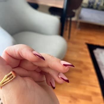 Fransız Manikürüm Hatalı Ve Personelin Saygısız Tutumu