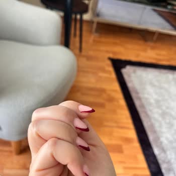 Fransız Manikürüm Hatalı Ve Personelin Saygısız Tutumu