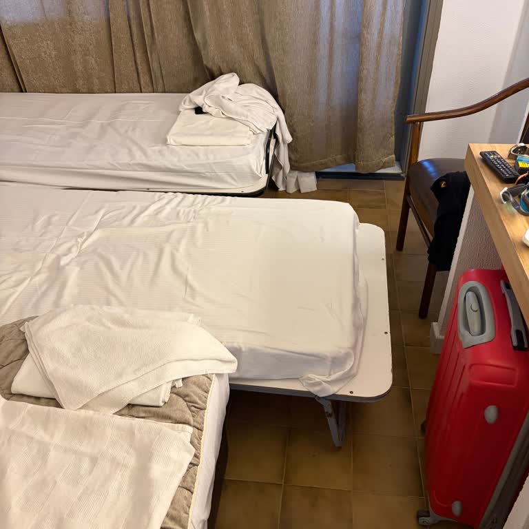 İki Gün Aile Odası Yerine Standart Oda Verilmesi Ve 10.000 TL Ücret Farkının İadesi Talebi