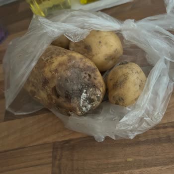 Kırık Yumurta, Çürük Patates Ve Son Kullanma Tarihi Geçmiş Ekmek İçin Ücret İadesi Talebi