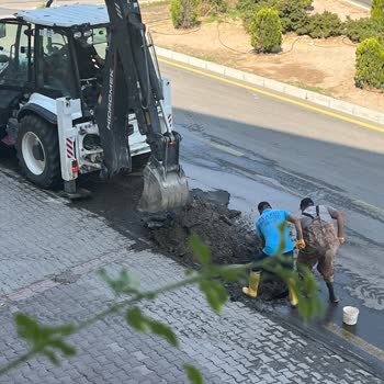 Elazığ’da Yeniden Yapılan Asfalt Kısa Sürede Bozuluyor, Yol Tehlikeli