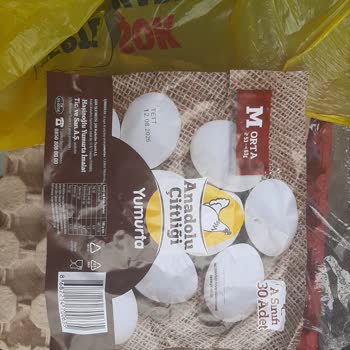 Şok Market’te Satılan Yumurta Paketi Solucan Ve Kırık Yumurtalar İçeriyor