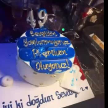 Pastadaki Yoğun Mavi Boya Lekeleri Ve İlgisiz Firma Tutumu