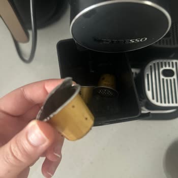 Kapsüller Makinede Patladı Ve Garip Sesler Çıktı
