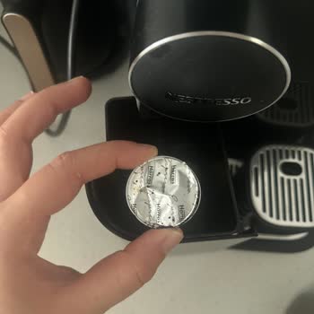 Kapsüller Makinede Patladı Ve Garip Sesler Çıktı