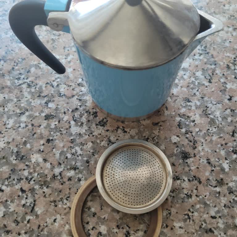 Bialetti Rainbow Mavi Mokapot İç Aksamı Hasarlı, Destek Linki Çalışmıyor