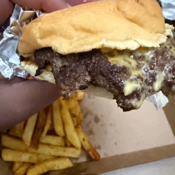 Migros Yemek’ten Bozulmuş Burger Ve Cevapsız İade Talebi
