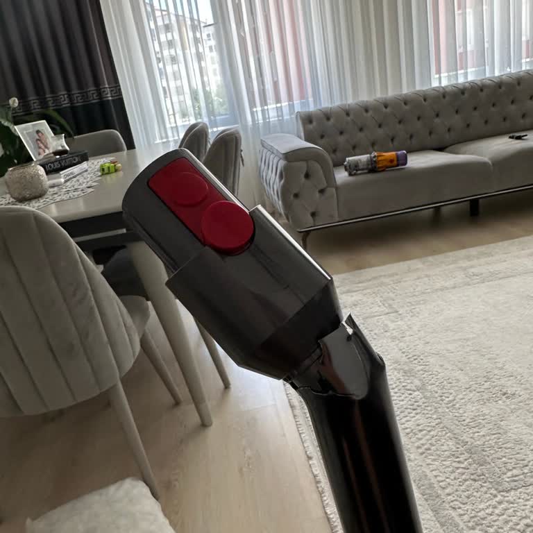 Dyson V12 Süpürge Uzatma Borusu Üst Bağlantısı Kırıldı Ve Ücretsiz Değişim Talebi