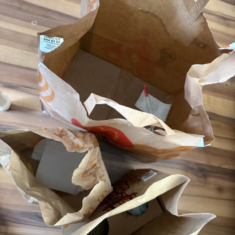Figürsüz Spiderman Big Mac Menüsü Ve Çözüm Sunamayan Müşteri Hizmetleri