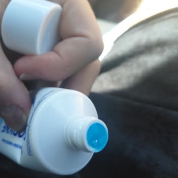 Sensodyne Diş Macunu Sıvı Hale Gelmiş Ve Paket Sorunu