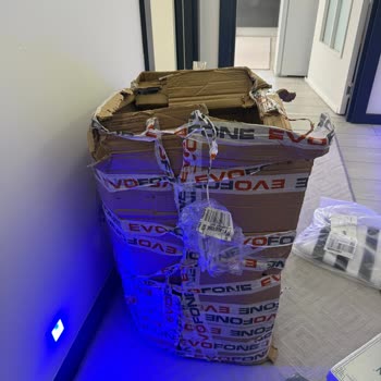 Servis Sonrası Xiaomi Robot Süpürge Çizik Ve Kablo Eksik Şekilde Geri Döndü