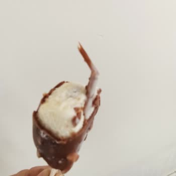 Magnum Badem Dondurmasında Fazladan Çubuk Damağa Batıp Ağrıya Neden Oldu