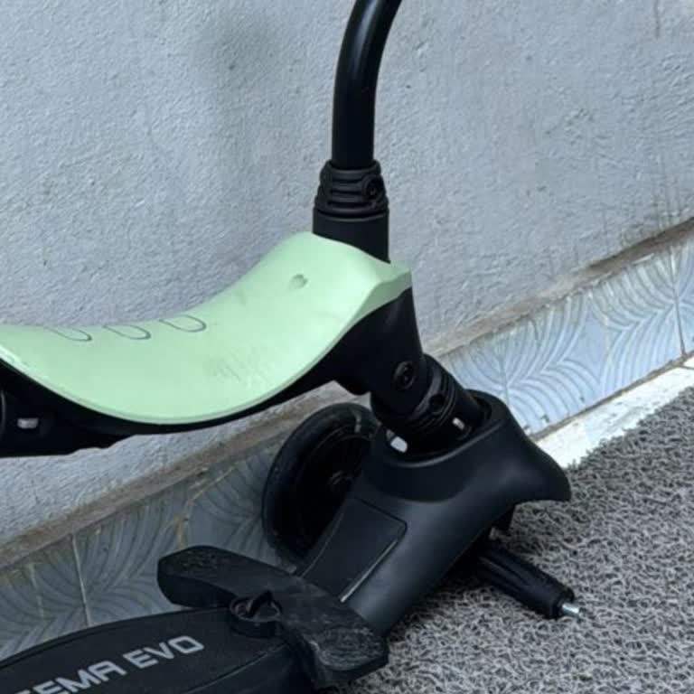 Baby Toys Scooter 5in1 Ön Tekerlek Arızası Ve Servisin Tamir Yerine Satış Teklifi