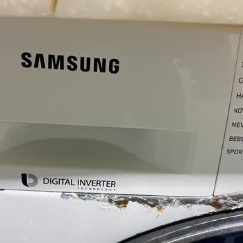 Samsung Markalı Çamaşır Makinesinde Boya Sızıntısı