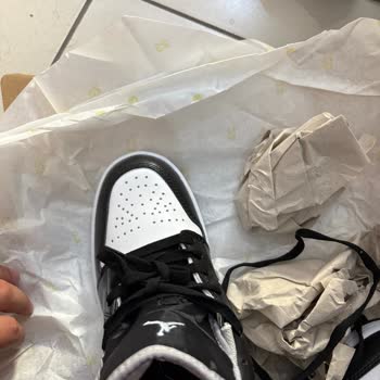 Jordan 1 Low Shadow Ayakkabısının Dar Kesimi Ve Kalitesiz İşçiliği