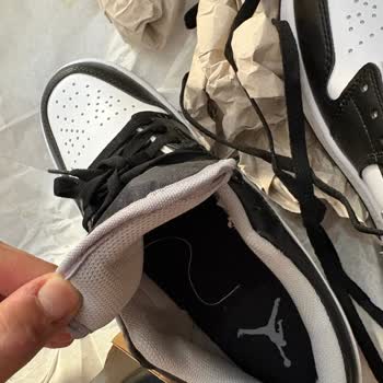 Jordan 1 Low Shadow Ayakkabısının Dar Kesimi Ve Kalitesiz İşçiliği