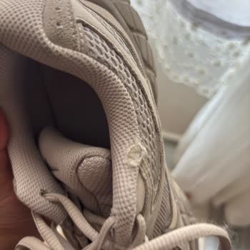 Nike Ayakkabının Bir Ayda Yırtılması Ve Değişim İadesi Talebi