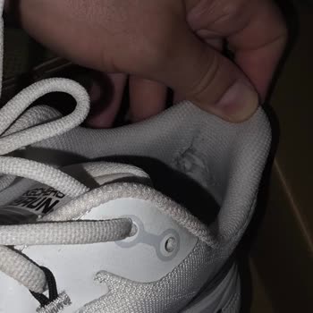 Skechers Max Cushioning Propulsion Ayakkabısının Topuk Astarındaki Yırtılma Üretim Kusuru İddiası