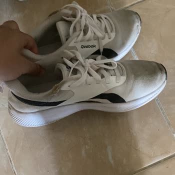 FLO Ankara Sincan’da Reebok Ayakkabı Kısa Sürede Deforme Oldu, Değişim Reddedildi
