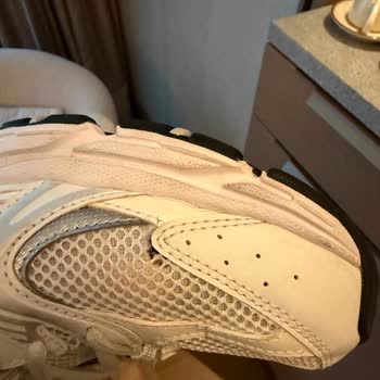 New Balance 530 Modelinde Tekrarlayan Yan File Yırtılma Sorunu