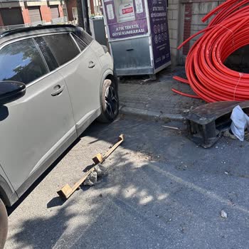 İstanbul Acıbadem’de Turkcell Superonline Saha Ekibi Aracımı Çarparak Zarar Verdi